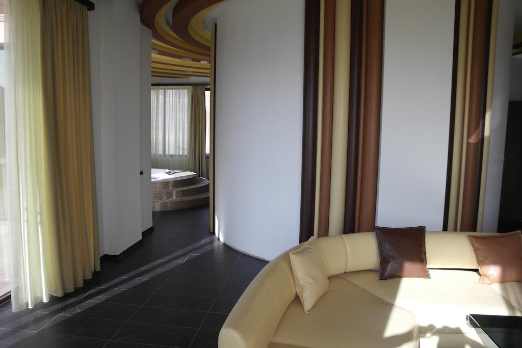 Akhtamar Hotel Cjsc Arzakan Værelse billede
